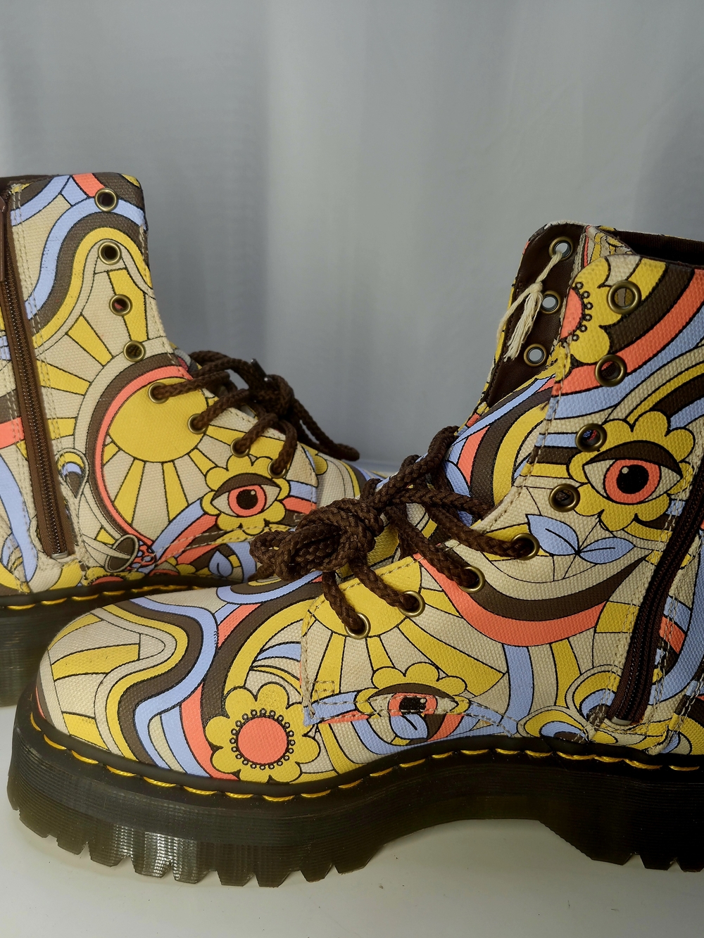 Dr. Martens Floral Psychedelic Yellow Multicolor Lace-Up Boots NWT - Picture 3 of 10